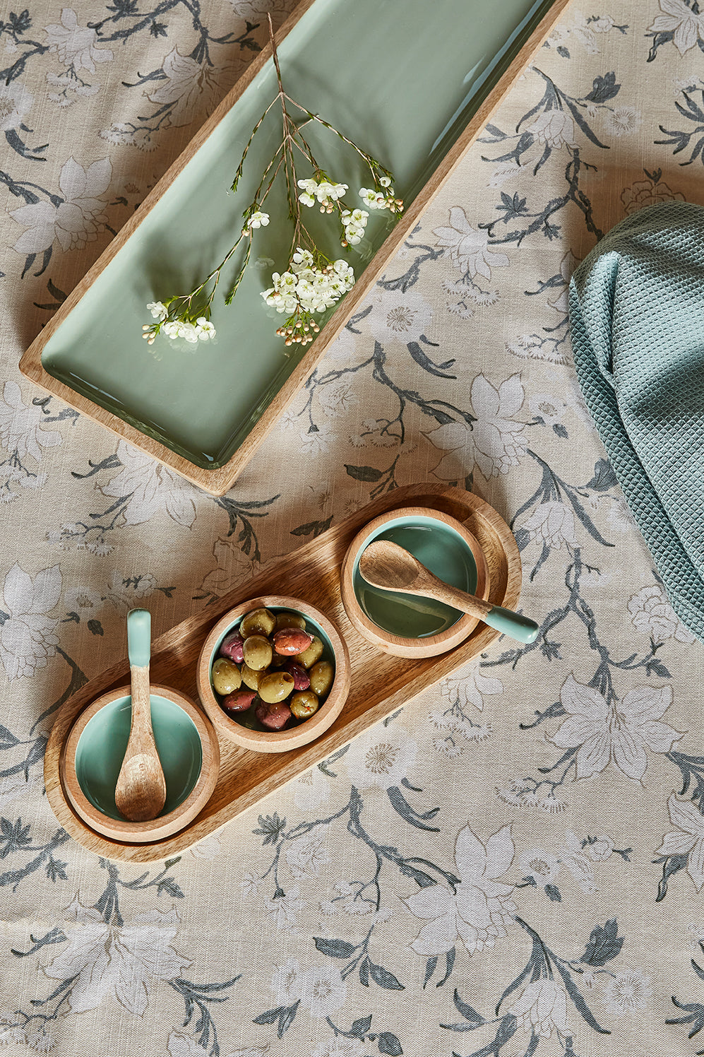 Corinne Serving Tray with Dip Bowls and Spoons 35.5x13x5cm Green & Natural