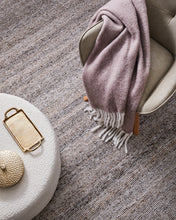 Load image into Gallery viewer, Bernice Round Box 20x20x9cm Black
