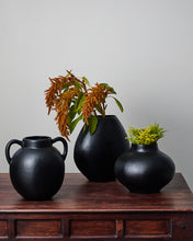 Load image into Gallery viewer, Spencer Vase with Handles 28x30cm Black; ETA Mid April
