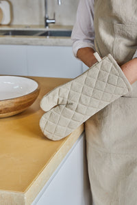 Jules Oven Mitt 19x35x2cm Beige; ETA Early October
