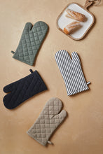 Load image into Gallery viewer, Jules Oven Mitt 19x35x2cm Olive Green; ETA Early October
