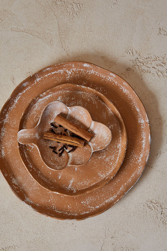 Mara Round Plate Medium 31x30x2.5cm Terracotta