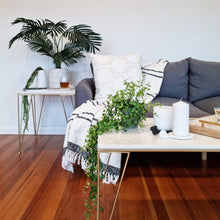 Load image into Gallery viewer, Ostra Candle Holder Large 19.5x13x4.5cm White
